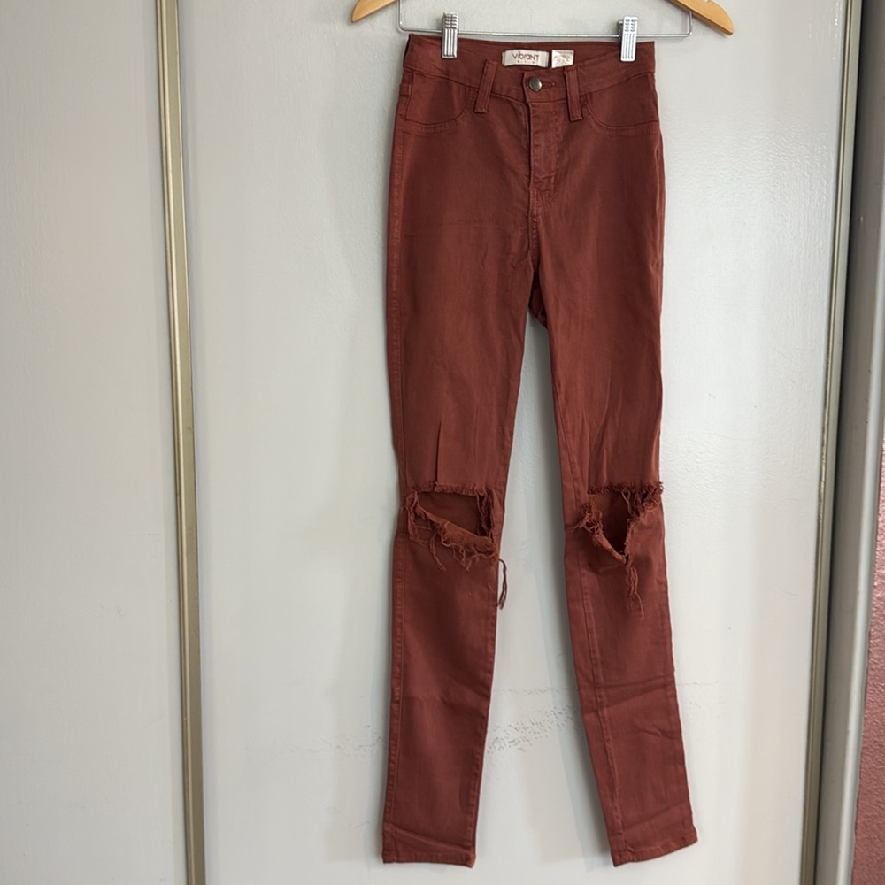 MOVING SALE Rust distressed knee skinny jeans - Vibrant Denim - Picture 2 of 7